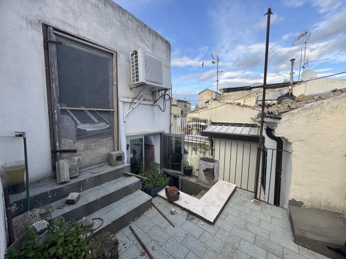 Image No.27-2 Bed Townhouse for sale