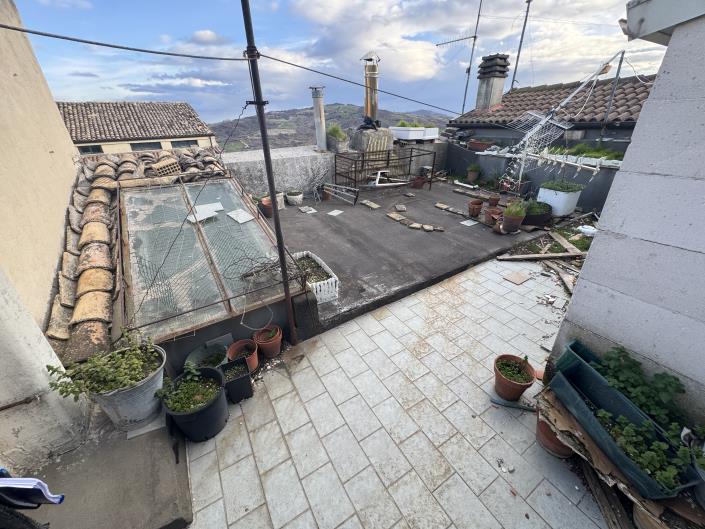 Image No.32-2 Bed Townhouse for sale