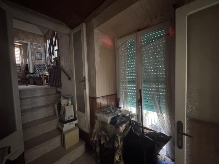 Image No.40-2 Bed Townhouse for sale