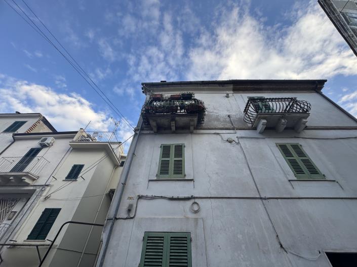 Image No.47-2 Bed Townhouse for sale