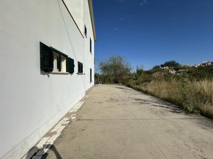 Image No.4-Villa / Detached for sale