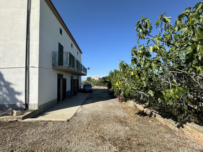 Image No.30-3 Bed Villa / Detached for sale