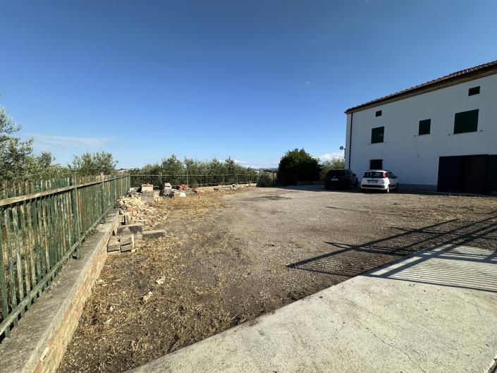 Image No.44-3 Bed Villa / Detached for sale