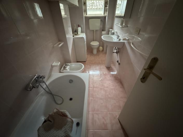 Image No.10-3 Bed Townhouse for sale