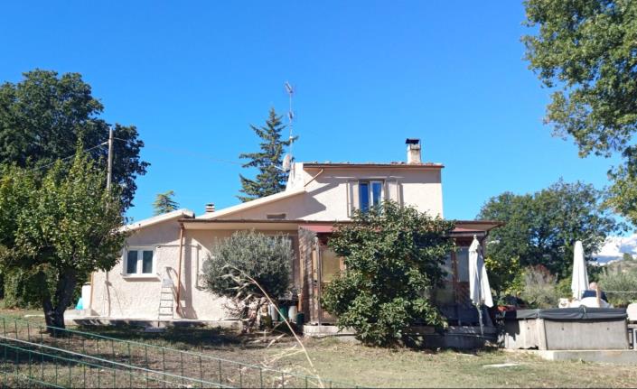 Image No.17-3 Bed Farmhouse for sale