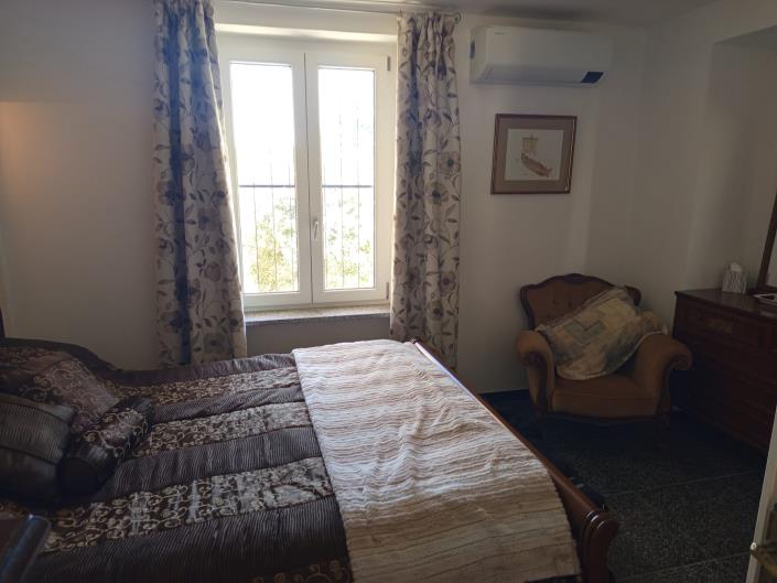 Image No.28-3 Bed Farmhouse for sale