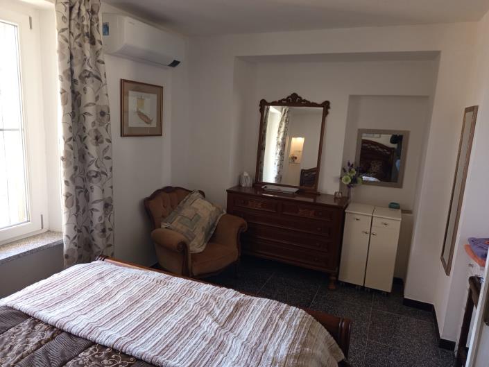 Image No.29-3 Bed Farmhouse for sale