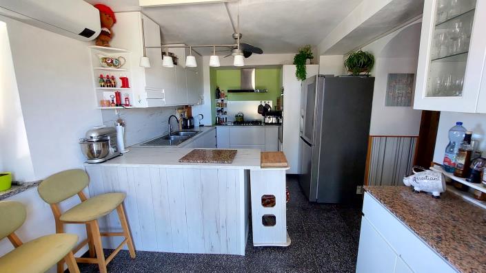 Image No.18-3 Bed Farmhouse for sale