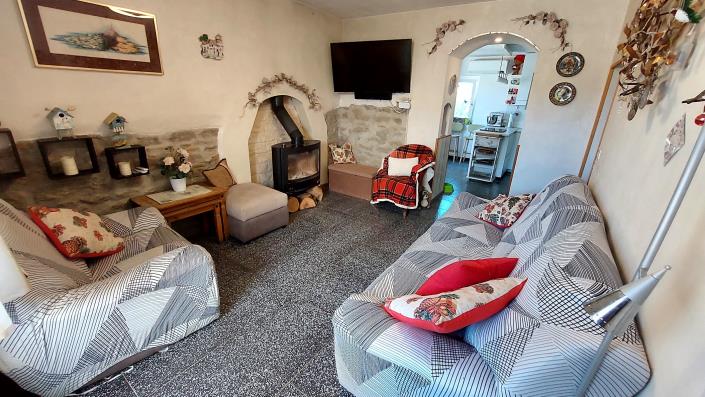 Image No.19-3 Bed Farmhouse for sale