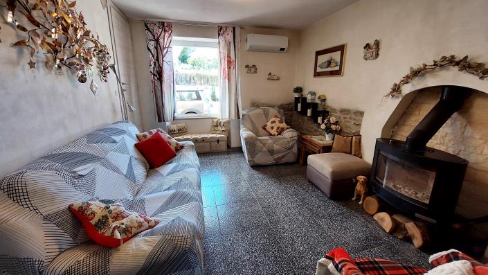 Image No.20-3 Bed Farmhouse for sale