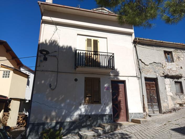 Image No.34-2 Bed Townhouse for sale