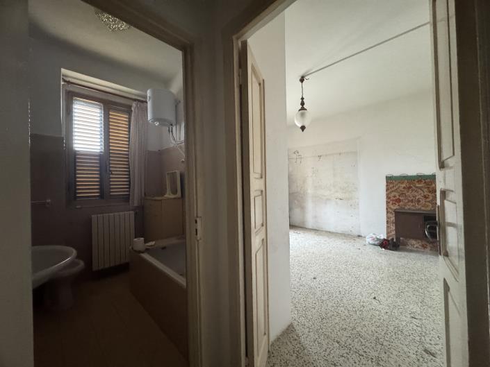 Image No.14-2 Bed Townhouse for sale