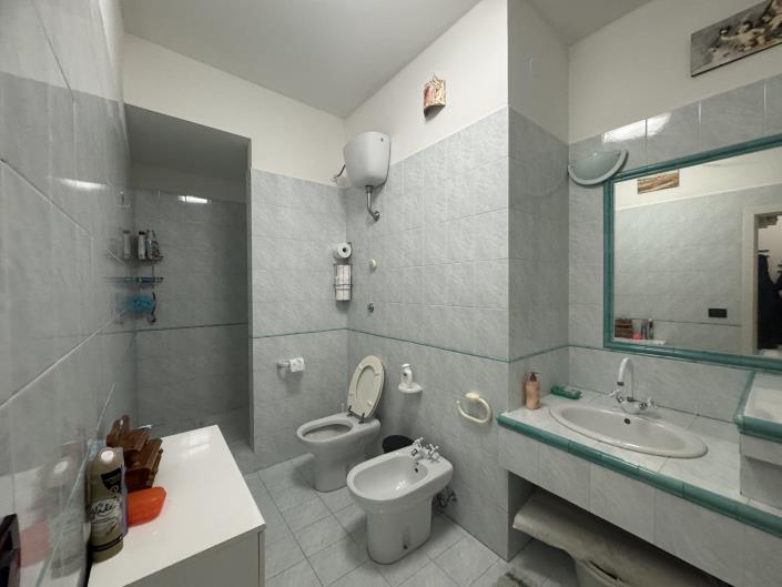 Image No.8-6 Bed Villa / Detached for sale