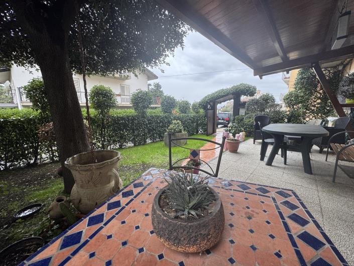 Image No.45-6 Bed Villa / Detached for sale