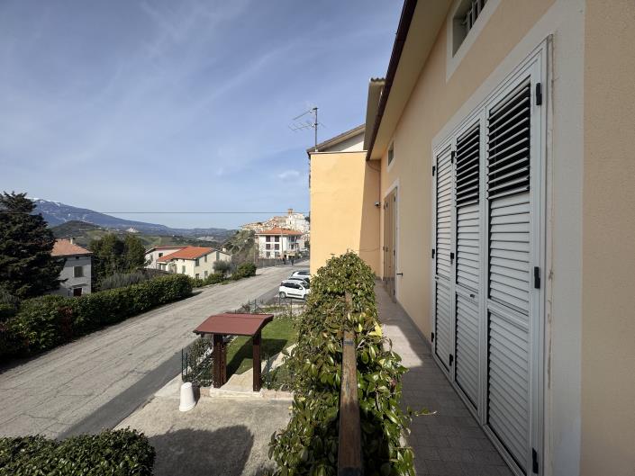 Image No.12-5 Bed Villa / Detached for sale