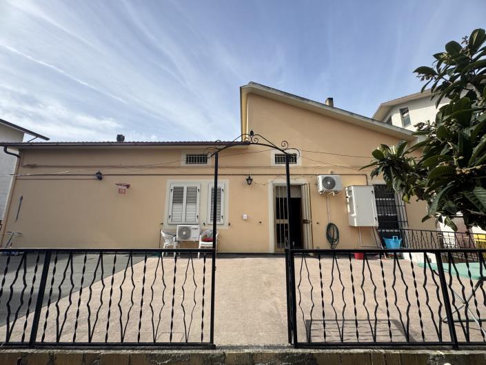 Image No.32-5 Bed Villa / Detached for sale