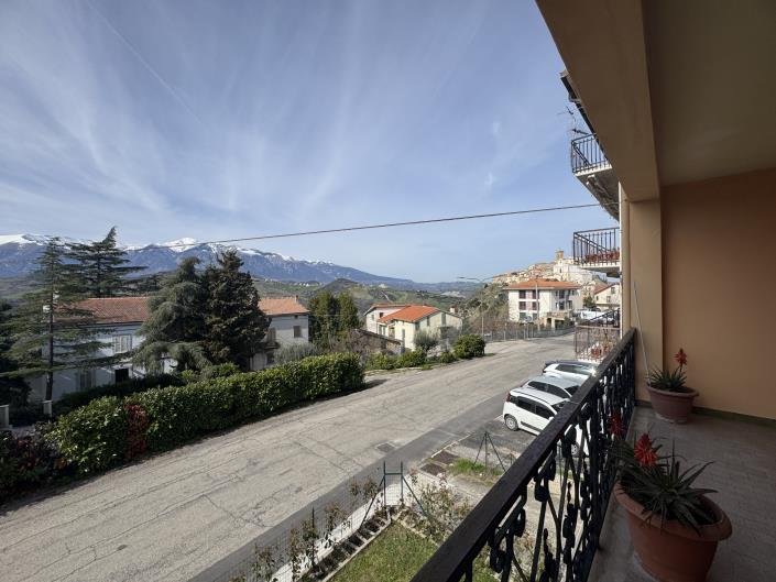 Image No.37-5 Bed Villa / Detached for sale