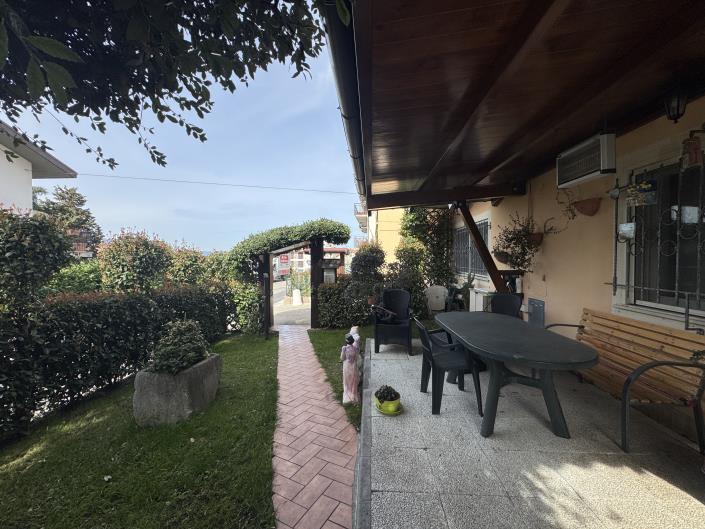 Image No.42-5 Bed Villa / Detached for sale