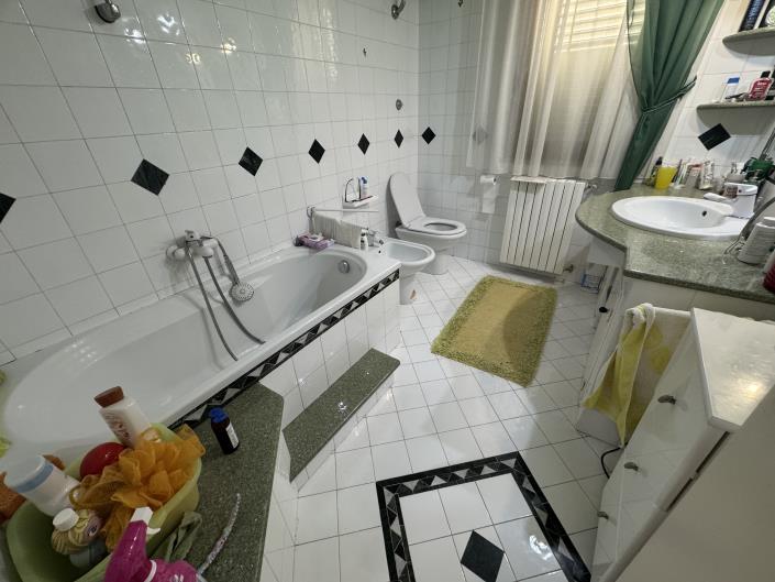 Image No.52-5 Bed Villa / Detached for sale