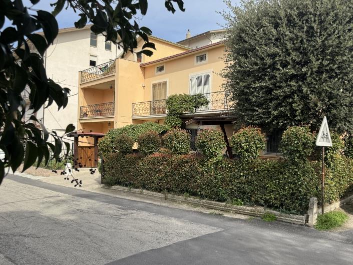 Image No.56-5 Bed Villa / Detached for sale