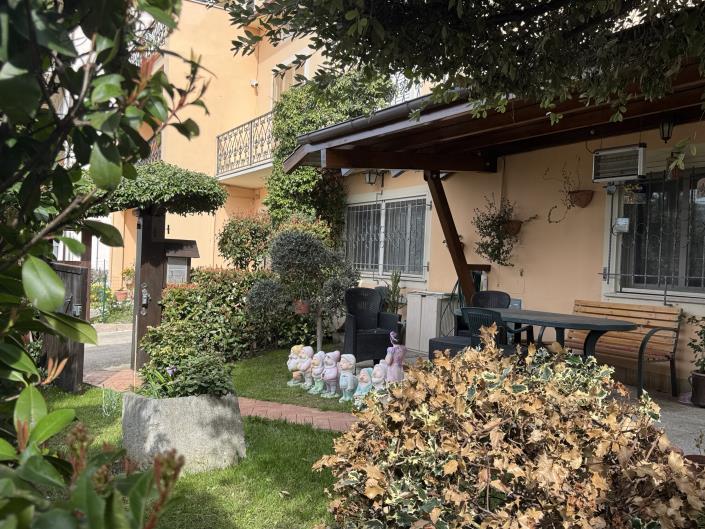 Image No.57-5 Bed Villa / Detached for sale