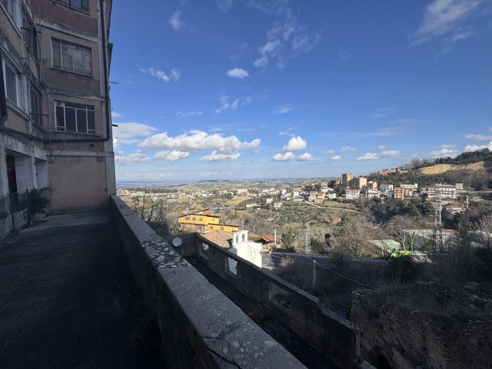 Image No.45-2 Bed Apartment for sale