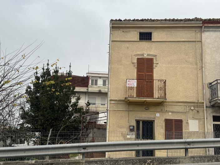 Image No.40-3 Bed Townhouse for sale