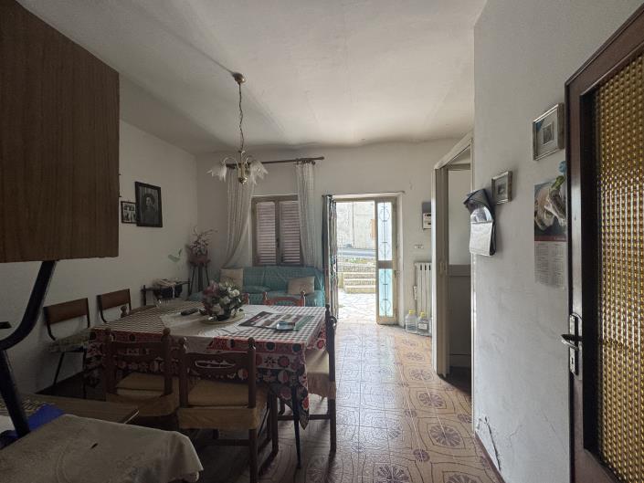 Image No.12-3 Bed Townhouse for sale