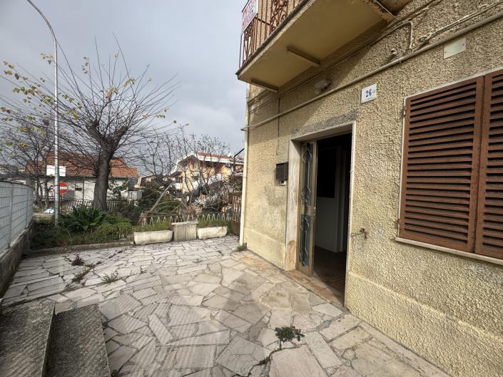 Image No.37-3 Bed Townhouse for sale