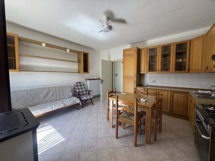 Image No.17-4 Bed Townhouse for sale