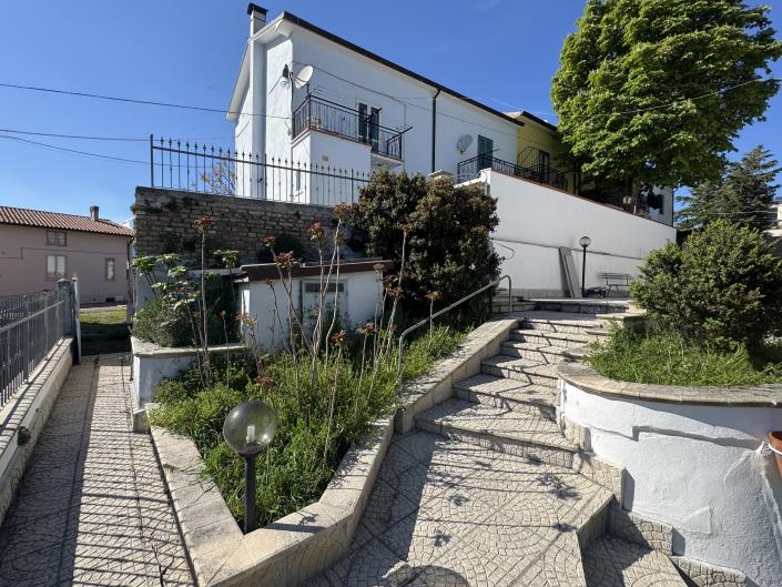 Image No.4-4 Bed Townhouse for sale