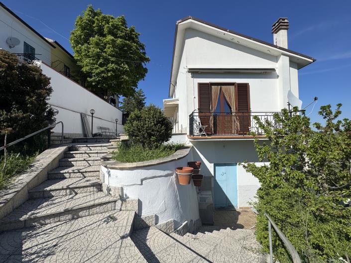 Image No.27-4 Bed Townhouse for sale