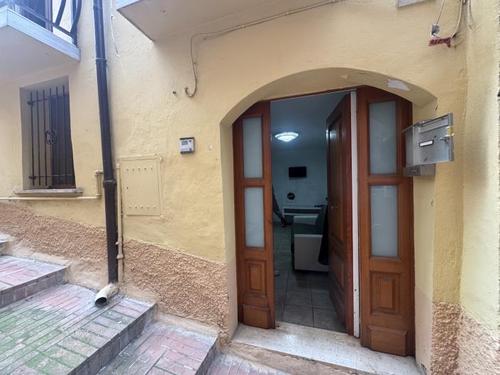 Image No.5-1 Bed Townhouse for sale