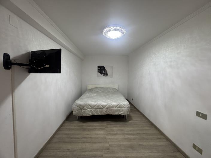 Image No.17-1 Bed Townhouse for sale