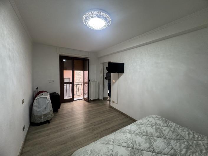 Image No.18-1 Bed Townhouse for sale