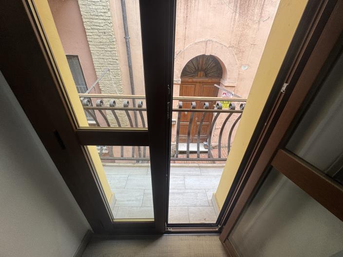 Image No.21-1 Bed Townhouse for sale