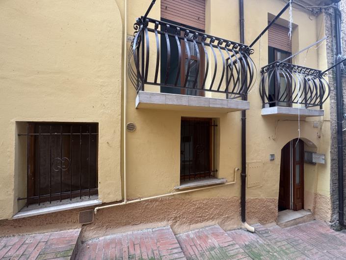 Image No.3-1 Bed Townhouse for sale