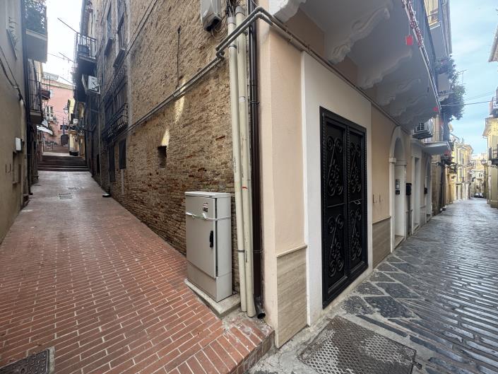 Image No.34-1 Bed Townhouse for sale
