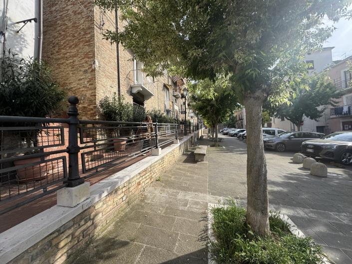 Image No.36-1 Bed Townhouse for sale