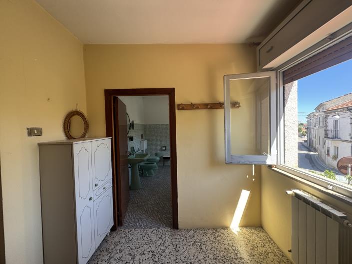 Image No.21-2 Bed Townhouse for sale