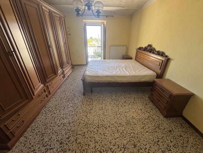 Image No.22-2 Bed Townhouse for sale