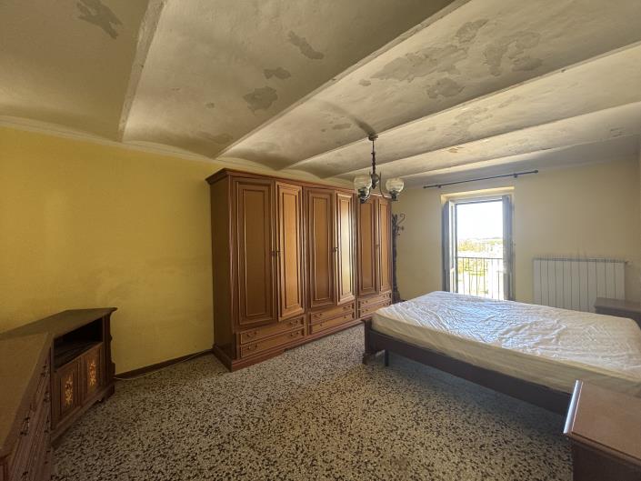 Image No.23-2 Bed Townhouse for sale