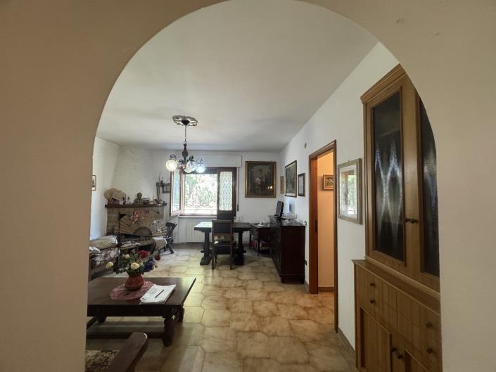 Image No.14-5 Bed Villa / Detached for sale