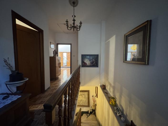 Image No.37-5 Bed Villa / Detached for sale