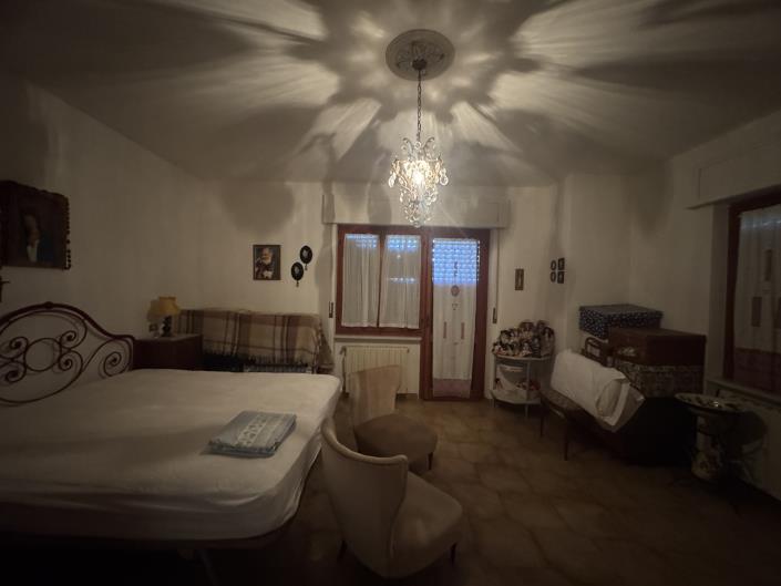 Image No.36-5 Bed Villa / Detached for sale