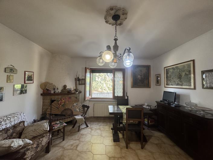 Image No.39-5 Bed Villa / Detached for sale