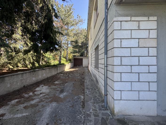 Image No.48-5 Bed Villa / Detached for sale