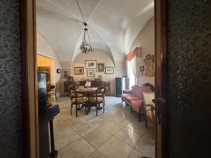 Image No.13-3 Bed Townhouse for sale