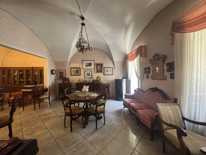 Image No.14-3 Bed Townhouse for sale