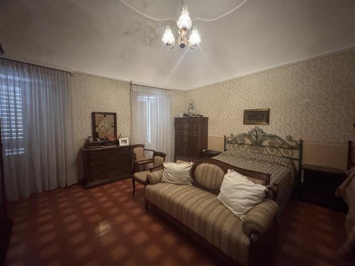 Image No.29-3 Bed Townhouse for sale